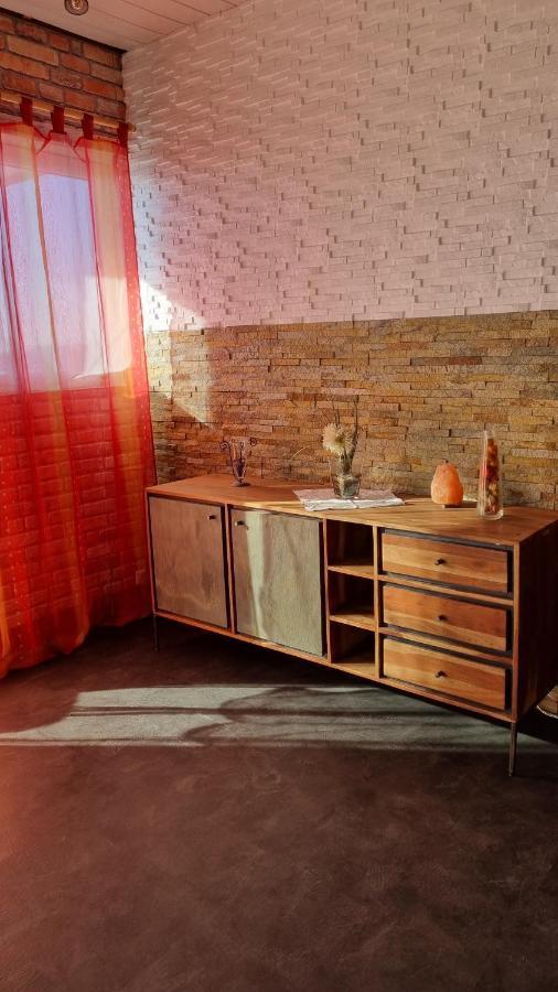 Modern Eingerichtete 3-Zi-Ferienwohnung Zu Vermieten Лёффинген Экстерьер фото