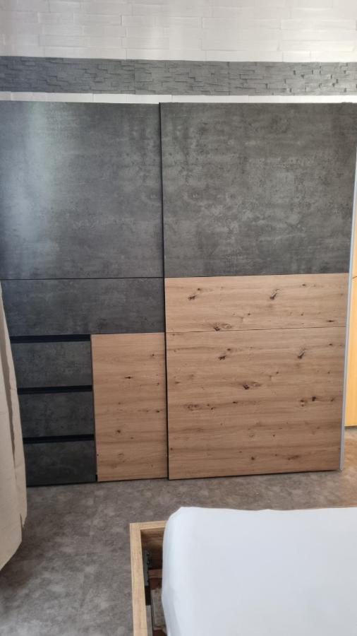 Modern Eingerichtete 3-Zi-Ferienwohnung Zu Vermieten Лёффинген Экстерьер фото