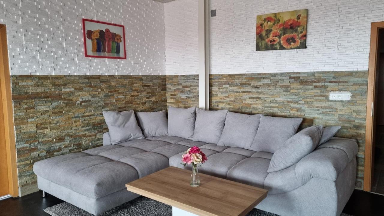 Modern Eingerichtete 3-Zi-Ferienwohnung Zu Vermieten Лёффинген Экстерьер фото